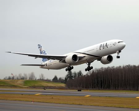 PIA Boeing 777-300